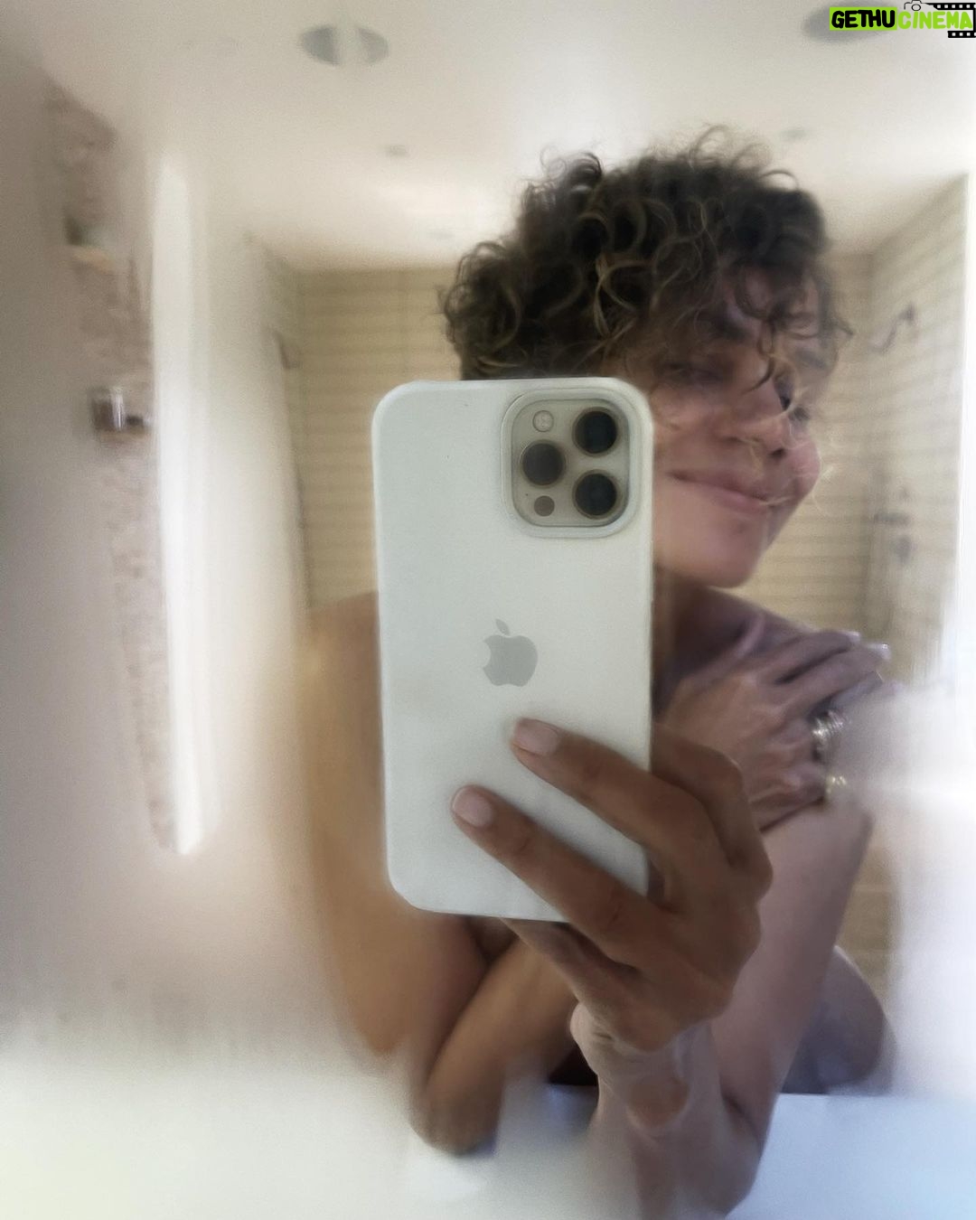 Halle Berry - 239.8K Likes - hump day self love 🤍