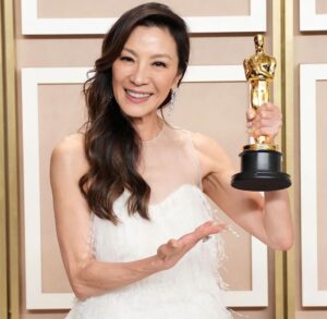 Halle Berry Instagram - It was an honor to present, alongside @jessicachastain, @michelleyeoh_official with her HISTORIC Oscar for Best Actress! This was a long time coming and a moment I will forever hold dear! 🤍