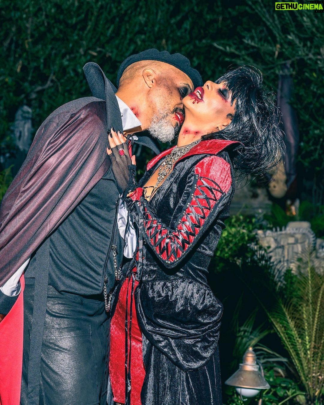 Halle Berry Instagram - HB x VanO: Halloween ‘22 🩸
