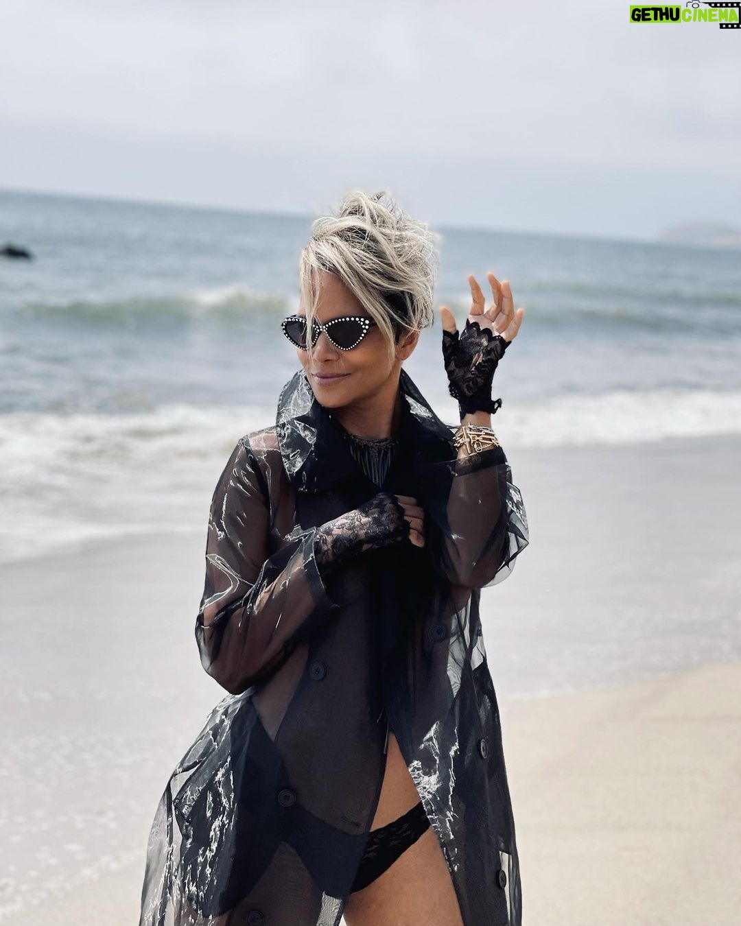 Halle Berry - 212.3K Likes - Nisi all grown up #BAPSvibes
