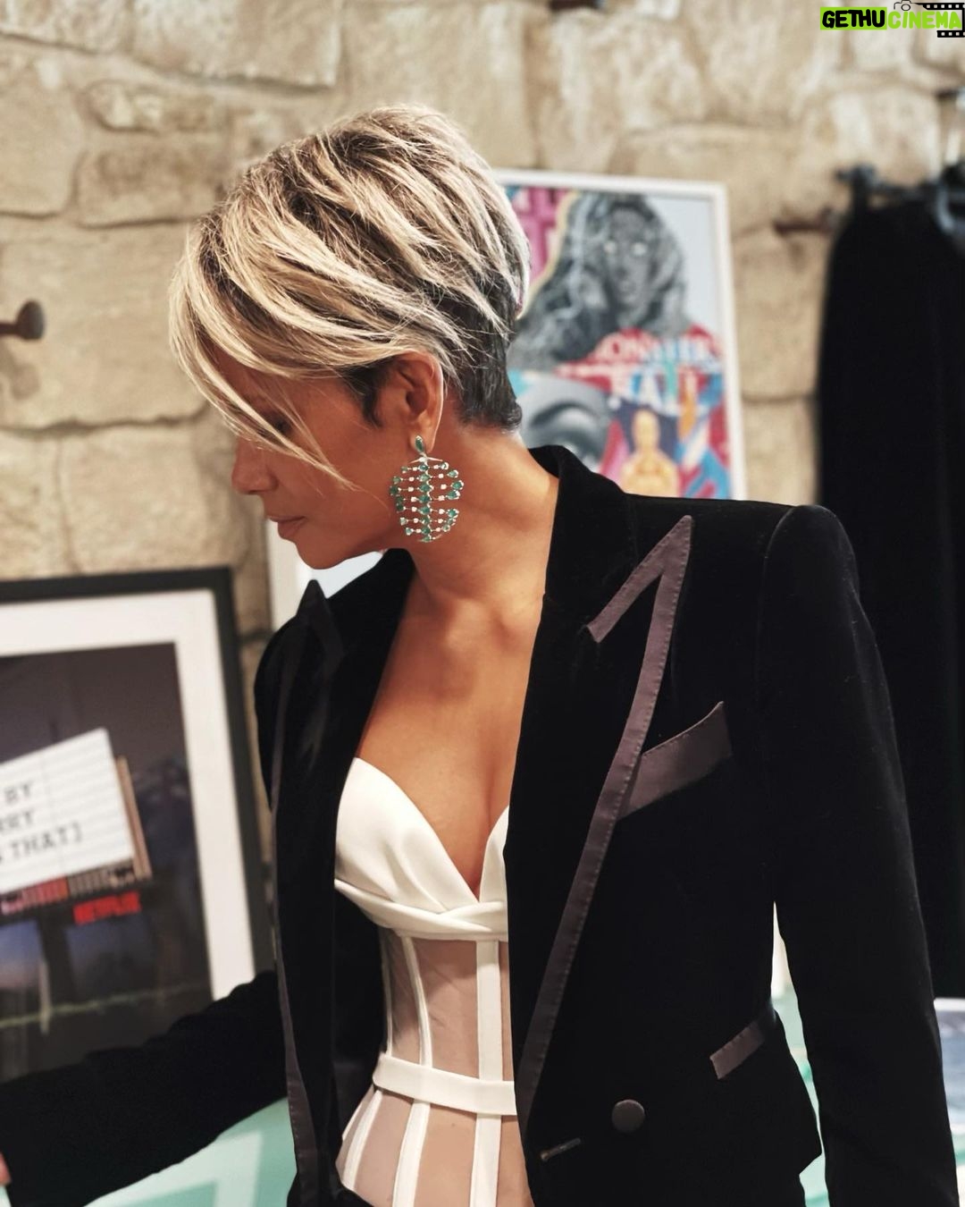 Halle Berry - 194.8K Likes - âď¸