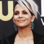Halle Berry Instagram – This is for all my beautiful fans that have wanted my short hair back ! 💥 this is for YOU!