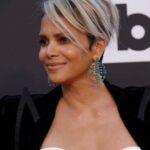 Halle Berry Instagram - Woke up still feeling the love from last night’s @criticschoice’s SEE HER award! Thank you @netflix for allowing our message to reach the WORLD through “Bruised.”