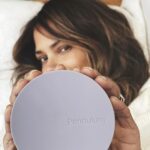 Halle Berry Instagram - The new Metabolic Daily packaging is finally here 🤍 I’m beyond excited to share our new sleek and eco-friendly design which is everything you all have been asking for. I can’t say enough how thrilled I am that so many of you have joined me on this @pendulumlifeco journey! Swipe to see the packaging — which you’ll get for free with your first order. Head over to the link in my bio for everything you need to know. 👏🏽