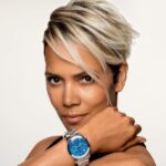 Halle Berry Instagram - Every human on this Earth deserves clothes on their back and food in their mouth. I’m honored to use my voice to spread awareness about @michaelkors’ #WatchHungerStop campaign. All profits from the sale of the #WatchHungerStop T-shirt @katehudson and I are rocking along with the tote will go to @worldfoodprogramme. For each watch sold, we will donate the equivalent of 200 meals to @worldfoodprogramme. Head over to my bio to learn more about #WatchHungerStop 🤍