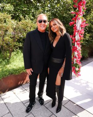 Halle Berry Instagram - Thank you for such a stunning show ✨🤍 @michaelkors