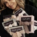 Halle Berry Instagram - Embracing the new year with a gift that keeps on giving – the power of gut health! 🌱💚 I personally wrapped 75 Metabolic Daily gift packages from @pendulumlifeco probiotics, and now I’m thrilled to share them with my loved ones and friends! This past year, I had the incredible opportunity to collaborate with Pendulum on brand development and a packaging redesign. I can’t wait for you to see the exciting changes and embark on this wellness journey with me in 2024! 🎁✨ #GiftOfHealth #NewYearWellness #PendulumProbiotics