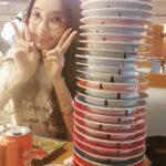 Han Chae-young Instagram - #회전초밥 #진짜많이먹음 😆😆 #sushitime #somanydishes 🤣🤣