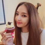 Han Chae-young Instagram - #야식타임 Should I #eat ? 😋😋😋 OR NOT!!! 🤔😱😭