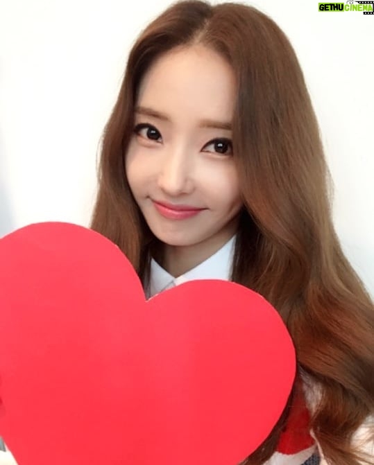 Han Chae-young Instagram - #happyvalentinesday 😘 #happynewyear 😉😉 #wishthebest 😍😚
