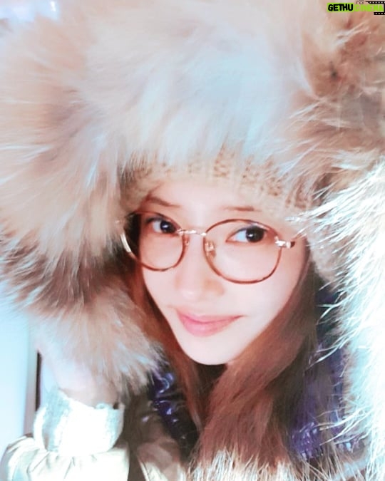 Han Chae-young Instagram - #여긴한국~ 너무춥다~~#난에스키모🤤🤤 #waytoocold #imeskimo 😓🤤 Cheongdam-dong