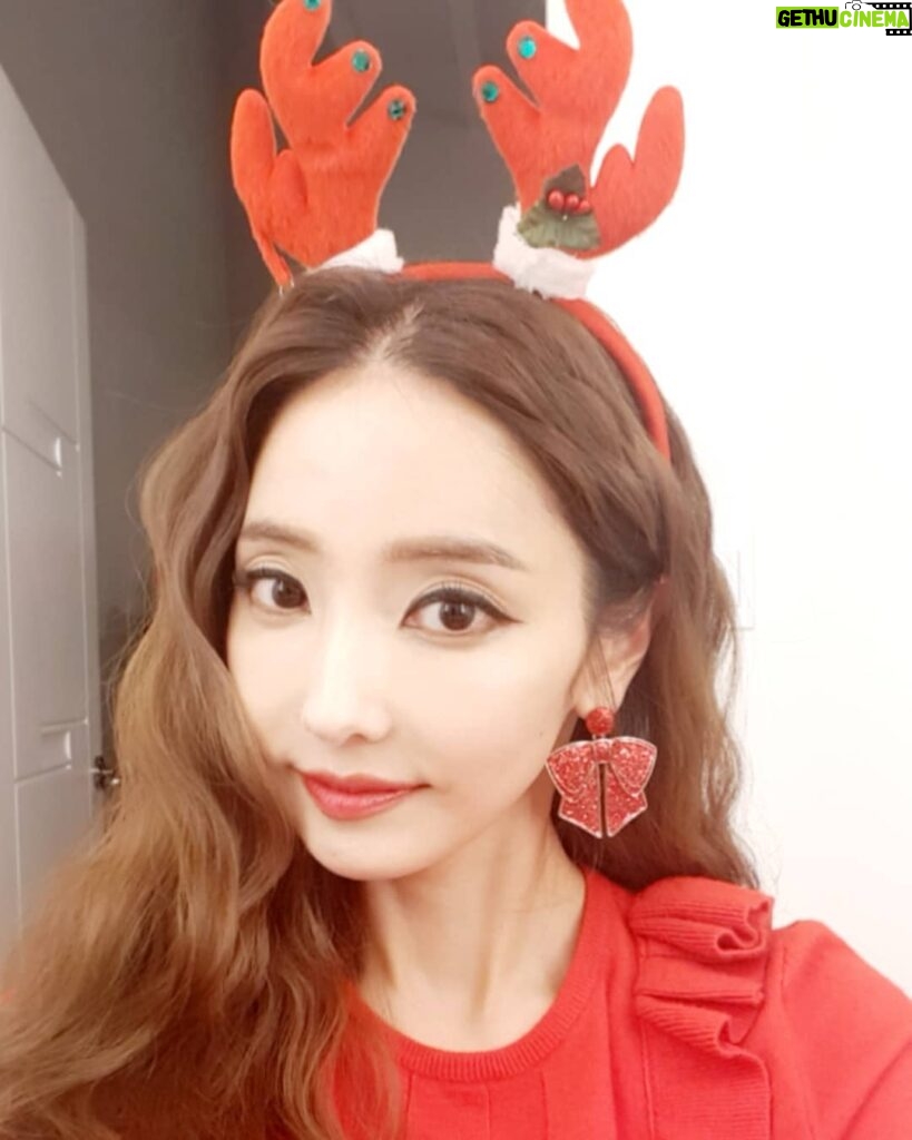 Han Chae-young Instagram - #merrychristmas 🎄🎄😘♥️