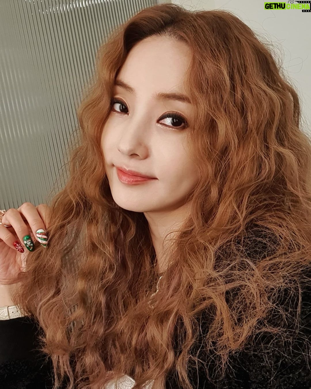 Han Chae-young Instagram - #hippiestyle #cameback #finally #itsme