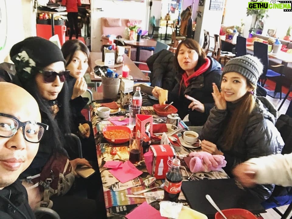 Han Chae-young Instagram - #오지의마법사 #행복한시간이였습니다 😍😍 #우리팀 #김태원선배님 #윤정수오빠 #김수로오빠 #엄기준오빠 #돈스오빠 #진우 #에릭남 #에스토니아 #다들고생했어요👏 😘😘 #wizdardodnowhere #lovedbeingwithyouguys #youreallawesome 🤗🤗👍👍👍 Estonia