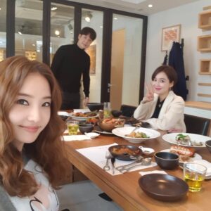 Han Chae-young Instagram - #조현재 #여기봐봐📷 #청첩장받는날 #내친구축하해❤️ #이소연과함께  #weddinginvitation #frommyfriend #congratulation #johyunjae 😍😍
