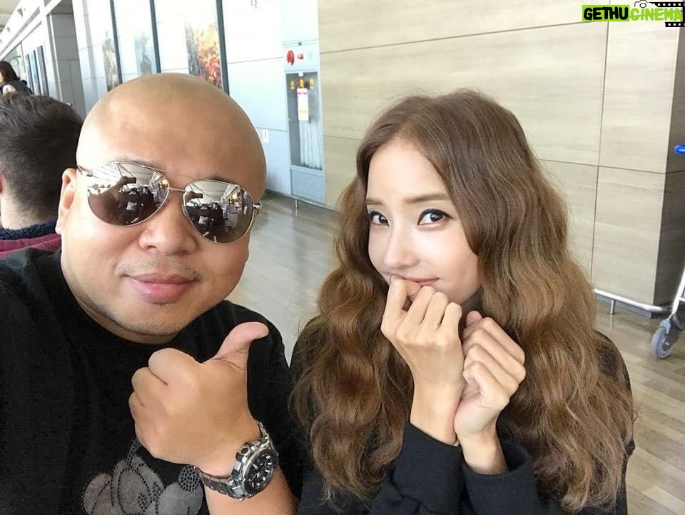 Han Chae-young Instagram - #출국전 #돈스파이크 #오지의마법사 #beforedeparture #donspike #shoot #wizardofnowhere 인천공항 Incheon Airport