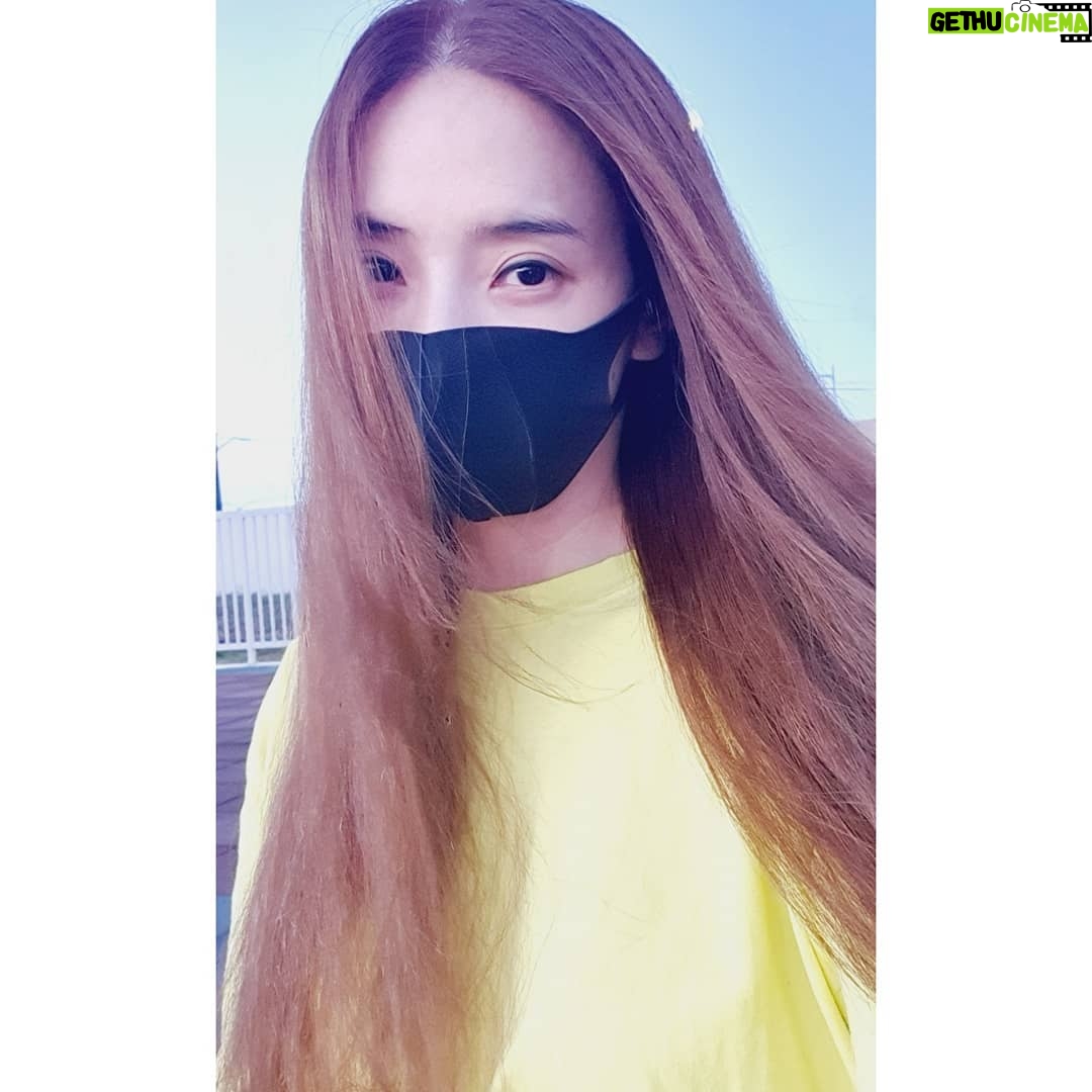 Han Chae-young Instagram - #selfcoloring #notbad #silkyhair ππ κ°λ§μ μ§μμ #μ
νμΌμ ~ #λ¨Έλ¦¬κ²°λ―ΈμΈ γ
γ
π€£ π§‘