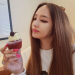 Han Chae-young Instagram - #야식타임 Should I #eat ? 😋😋😋 OR NOT!!! 🤔😱😭