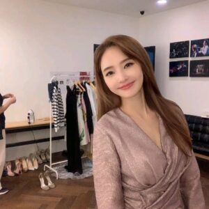 Han Chae-young Instagram - 😘😘