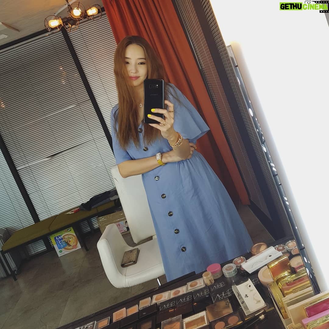 Han Chae-young Instagram - #거울샷📷 #비온뒤맑음☀️ #babiecore #찰랑찰랑머릿결 #mirrorselfie 😘