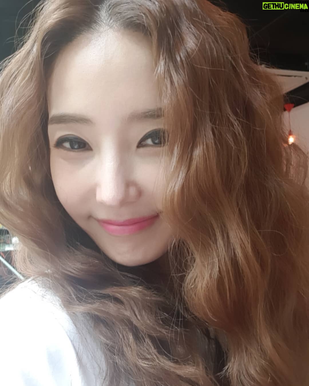 Han Chae-young Instagram - #goodmorning🌞 #sunshine 💗💗