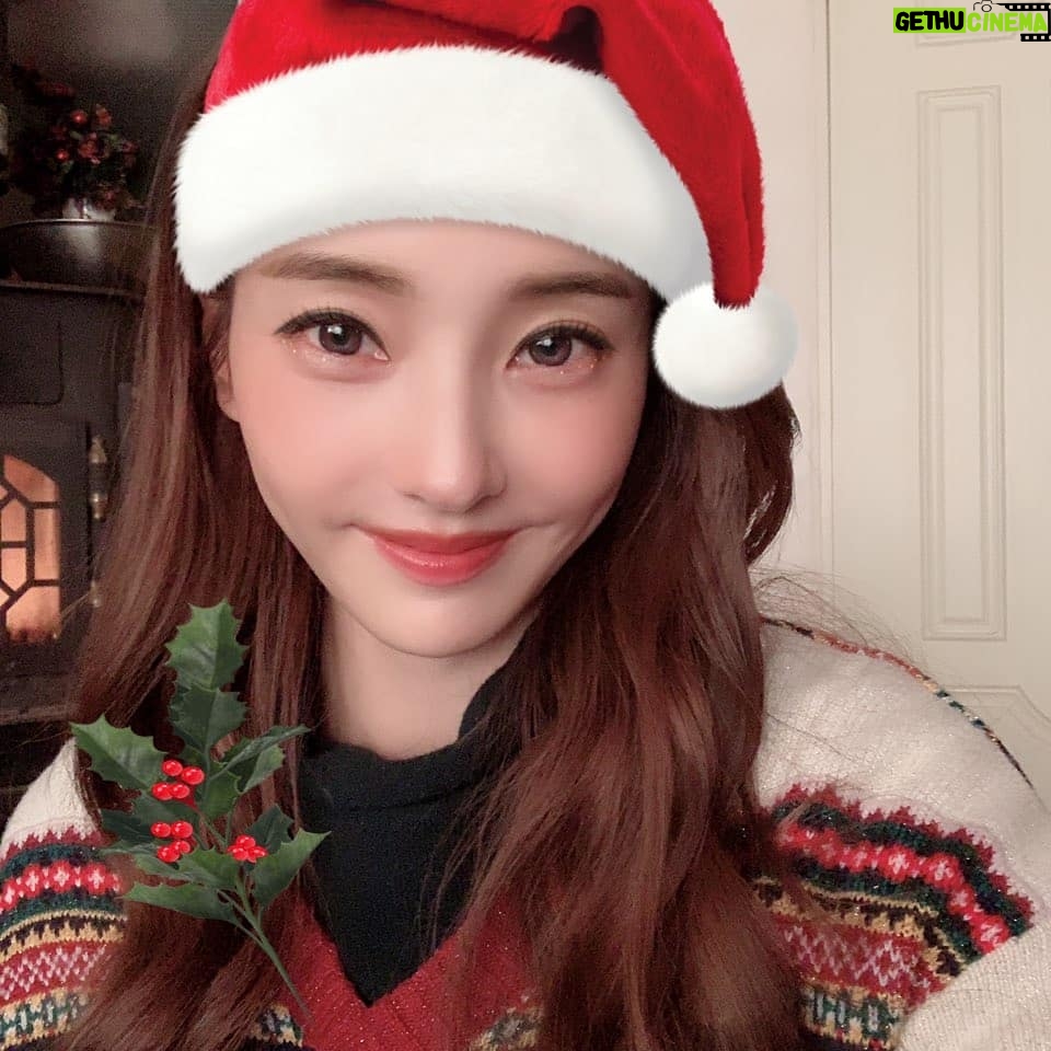 Han Chae-young Instagram - Merry Christmas😚😚❤