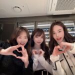 Han Gyu-ri Instagram - 오랜만에 이쁜이들이랑 연말파티 🎄🎄 맛난것두먹고 마니또두 성공적❤️ 샤넬백으로 다같이 통햇던 우리 😉 아베크청담