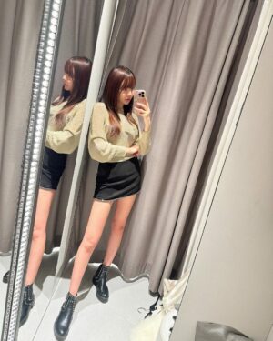 Han Gyu-ri Instagram - 자라 올해 처음왓는데 
왜케옷많옹 🙂 
혼자패션쇼 👗👗

단백질쉐이크2틀먹엇더니
뭔가붓기가 빠진거같은느낌이지않아요?
🤭🤭😉
살은안빠지구 🥹 붓기만 🤣

#zara #자라 #ifcmall