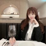 Han Gyu-ri Instagram - #협찬 압구정로데오에 새로생긴 모노클도산 다녀왓어요 ✌️ 크리스마스라 연말분위기물씬 나고 연인,가족끼리 데이트와도 너무 좋을곳이에요 👍 스타터로는 바깔라만테까토 파스타는 소고기라구 메인디쉬는 항정살스테이크로먹었는데 고기와 생선이 잘어울리고 특히 레드와인 으로 페어링하니 잘맞았어요 🤭 오랜만에 연말분위기 물씬느끼고 맛있는식사하구왔네요❤️ #압구정다이닝 #압구정로데오레스토랑 #도산공원레스토랑 #모노클도산 #모노클 모노클 Monocle