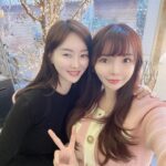 Han Gyu-ri Instagram - 벌써 연말분위기 물씬나네요🎄🎄 오랜만에 선영이랑 맛있는거먹구 데이트🥰 스케줄합정