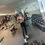 Han Gyu-ri Instagram - 생존신고 다리다쳐서 못했던 운동 다시슬슬시작 🏋️‍♀️피티받아서 겨우겨우나가는중이에요 🥹 운동은 아침 공복운동이 짱이지👍