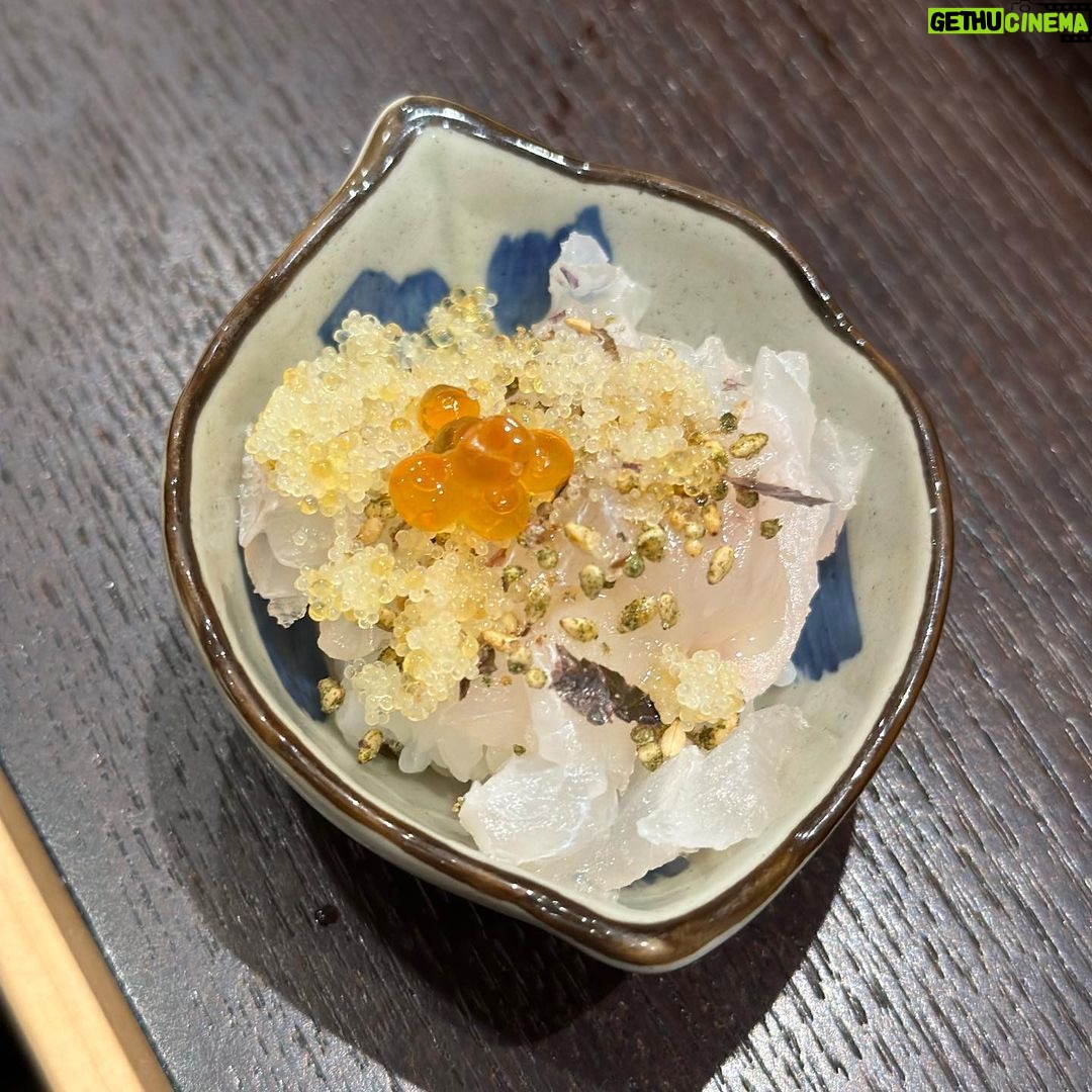 Han Gyu-ri Instagram - #협찬 김포에 오마카세가 있어서 다녀왔어요~ 광어-도미-참치 순으로 사시미가나오고 스시가나왓는데 오도로,네기도로가 제일 취저였어요💕 건물이 파파스시건물로 다찌석앉았는데 뷰도보여서 너무힐링하구왓어요👍 김포에맛집 추천이요 #김포맛집 #김포맛집추천 #김포일식 #김포일식추천 #김포스시 #김포스시추천 #김포오마카세 #김포오마카세추천 #김포데이트 #김포데이트추천 #김포상견례 #경기도데이트 #김포파파스시