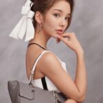 Han Gyu-ri Instagram - 유행하는건 나도 못참지 😉 나는 외국 아이같다 🤣 모두 즐거운 추석연휴 보내세요❤️ #epik #에픽 #이어북