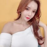Han Gyu-ri Instagram - 겨울이라 피부가 너무 건조해서 리쥬란힐러 맞구왔어요 💕 겨울에는 리쥬란힐러만큼 좋은게없는것같아요 유캔비성형외과에서 의료진분들이 친절히상담해주시고 꼼꼼히 해주셔서 이제효과가보이는것같아요 👍 감사합니다❤️ #유캔비 #유캔비성형외과 #연어주사 #리쥬란 #리쥬란힐러 #스킨케어 #스킨부스터 #물광피부 #피부 #피부관리 #피부과 #피부과시술 #피부과추천 #리쥬란후기 #리쥬란효과 #강남피부과 #강남역피부과