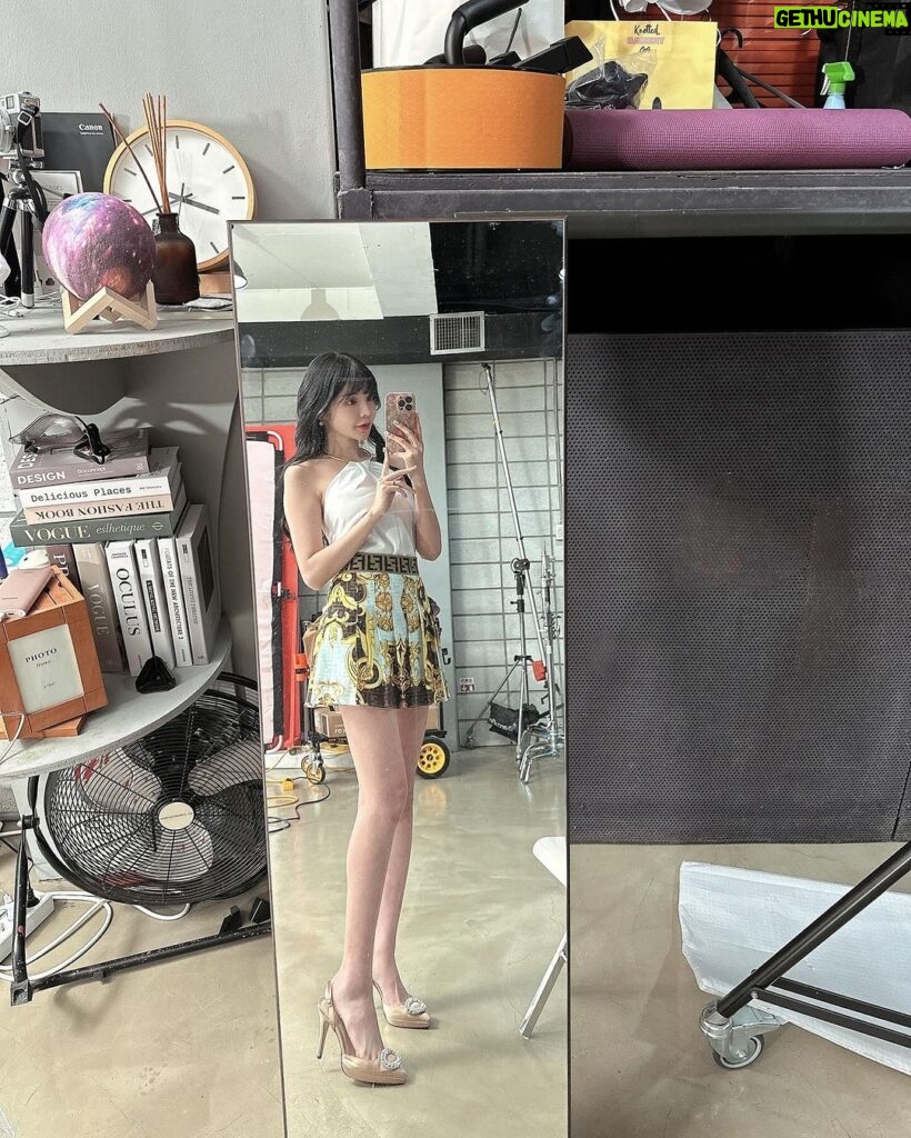 Han Gyu-ri Instagram - 촬영하면서 셀카 😊 해피뉴설날 새해복많이받아요❤️❤️