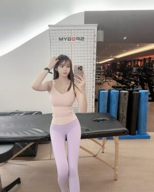 Han Gyu-ri Instagram - 월요일 한주시작 화이팅❤️

전식단 시작 ㅜㅜ d-3day
배가하나두안불르네요 😭
빨리끝나구 삼겹살먹구싶다 😊😊