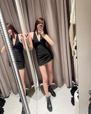 Han Gyu-ri Instagram - 자라 올해 처음왓는데 
왜케옷많옹 🙂 
혼자패션쇼 👗👗

단백질쉐이크2틀먹엇더니
뭔가붓기가 빠진거같은느낌이지않아요?
🤭🤭😉
살은안빠지구 🥹 붓기만 🤣

#zara #자라 #ifcmall