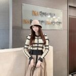 Han Gyu-ri Instagram - 압구정 디앤에이피부과에서 인모드 받구왔어요^^ 직원분들도 너무친절하시고 다른 병원에비해 원장님이 직접 꼼꼼히 상담해주시는게 마음에들었어요. 30대가 되니 탄력이 걱정이여서 리프팅 받구왔는데 꼼꼼히 잘해주시고 효과도 서서히 나타날거같아서 앞으로 기대되요^^ @dnaskin12 @dnaskin_lab #디앤에이피부과 #인어젯원조 #인모드리프팅 #인어젯 #압구정인모드 #튠페이스 #튠모드 #튠모드원조