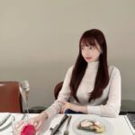 Han Gyu-ri Instagram - 사진오랜만에 찍으니까 적응안되는중😅 아영이랑 오랜만에 데이트 🥳 커스텀잇 플래그쉽 음식이 하나같이 다맛있고 가격도 괜찮아서 힐링하구가네요 ❤️ 커스텀잇 스테이크 하우스 - Custom Eat Steak House