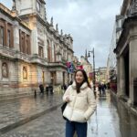 Han Hye-jin Instagram - #london #런던 #holiday #가족여행 남편이랑 둘 다 J가 아니라서 큰 계획없이 oxford street 걸어다니고 Hamleys 가서 시온이만 계탄 첫 날 일정 사진 찍어 주느라 고생한 남편 고맙고 😘 (사진 실력이 늘은거 같다고 혼자 좋아했는데 슈퍼롱다리 사진은 뺐어 여보 😅) 그리고 맛있는 거 사주신 흥민삼촌 감사합니다 🙏🏻☺️ 시온이 정말 좋겠다~😍❤️