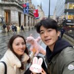 Han Hye-jin Instagram - #london #런던 #holiday #가족여행 남편이랑 둘 다 J가 아니라서 큰 계획없이 oxford street 걸어다니고 Hamleys 가서 시온이만 계탄 첫 날 일정 사진 찍어 주느라 고생한 남편 고맙고 😘 (사진 실력이 늘은거 같다고 혼자 좋아했는데 슈퍼롱다리 사진은 뺐어 여보 😅) 그리고 맛있는 거 사주신 흥민삼촌 감사합니다 🙏🏻☺️ 시온이 정말 좋겠다~😍❤️