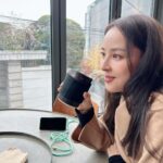 Han Hye-jin Instagram - 눈 오는 날 ☃ 오랜만에 만나 가보고 싶었던 #난포한남 에서 맛있는 음식도 먹고 (완전 제 스타일🍜) 이런저런 이야기 나누며 많이 웃고 서로 위로하고 🥹 예쁘고 착한 동생 소이 @yoonsoy 덕분에 사진도 건지고 따뜻한 차 한잔에 서로 믿음을 다지며 헤어졌네요 😁 날씨가 많이 추워요 ❄️ 눈길 조심하시고 감기도 조심하세요 🙏🏻❤️