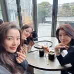 Han Hye-jin Instagram - 눈 오는 날 ☃ 오랜만에 만나 가보고 싶었던 #난포한남 에서 맛있는 음식도 먹고 (완전 제 스타일🍜) 이런저런 이야기 나누며 많이 웃고 서로 위로하고 🥹 예쁘고 착한 동생 소이 @yoonsoy 덕분에 사진도 건지고 따뜻한 차 한잔에 서로 믿음을 다지며 헤어졌네요 😁 날씨가 많이 추워요 ❄️ 눈길 조심하시고 감기도 조심하세요 🙏🏻❤️