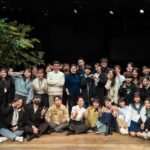 Han Hye-jin Instagram - 바닷마을에 찾아와 주신 모든 관객분들께 진심으로 감사드립니다. 여러분들의 넘치는 응원과 사랑에 첫 연극을 잘 마칠 수 있었어요. 아름답고 따뜻한 바닷마을 사람들과의 여정은 그저 행복하기만 했습니다. 바닷 가 어느 마을에서 동생들과 씩씩하게 살아 갈 ‘사치’를 잘 떠나보내고 또 좋은 작품으로 인사 드릴게요. 따뜻한 연말 보내시고 한 해 잘 마무리 하시길 바래요. ^^ “아름다운 걸 아름답다고 할 수 있어서 기뻐..“ #바닷마을다이어리 #연극바닷마을다이어리