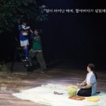 Han Hye-jin Instagram - 바닷마을에 찾아와 주신 모든 관객분들께 진심으로 감사드립니다. 여러분들의 넘치는 응원과 사랑에 첫 연극을 잘 마칠 수 있었어요. 아름답고 따뜻한 바닷마을 사람들과의 여정은 그저 행복하기만 했습니다. 바닷 가 어느 마을에서 동생들과 씩씩하게 살아 갈 ‘사치’를 잘 떠나보내고 또 좋은 작품으로 인사 드릴게요. 따뜻한 연말 보내시고 한 해 잘 마무리 하시길 바래요. ^^ “아름다운 걸 아름답다고 할 수 있어서 기뻐..“ #바닷마을다이어리 #연극바닷마을다이어리