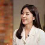 Han Hye-jin Instagram - #잇쉬의서재시즌2 #팀켈러 #탕부하나님 #일과영성 #CGNTV #우혜림 잇쉬의 서재 시즌2 텔러가 되어 팀켈러 목사님의 삶과 저서를 소개했습니다. 팀켈러 목사님을 소개하게 되어 정말 영광이었고 두 권의 책을 읽으며 큰 깨달음과 가치관의 변화가 있었습니다. 이번에 만나게 된 혜림씨의 성품과 신앙에도 많은 도전을 받게 되었어요. 유튜브에 업로드 되었으니 많이 봐주세요. 🙏🏻❤️ 늘 감사합니다 ^^