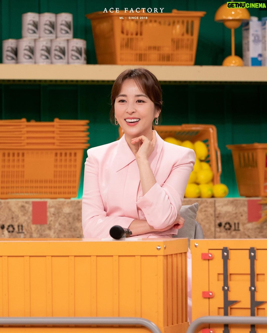 Han Hye-jin Instagram - #장바구니집사들 💕 오늘, 내일 밤 10시에도 함께해요 👉🏻👈🏻 감사합니다 😀