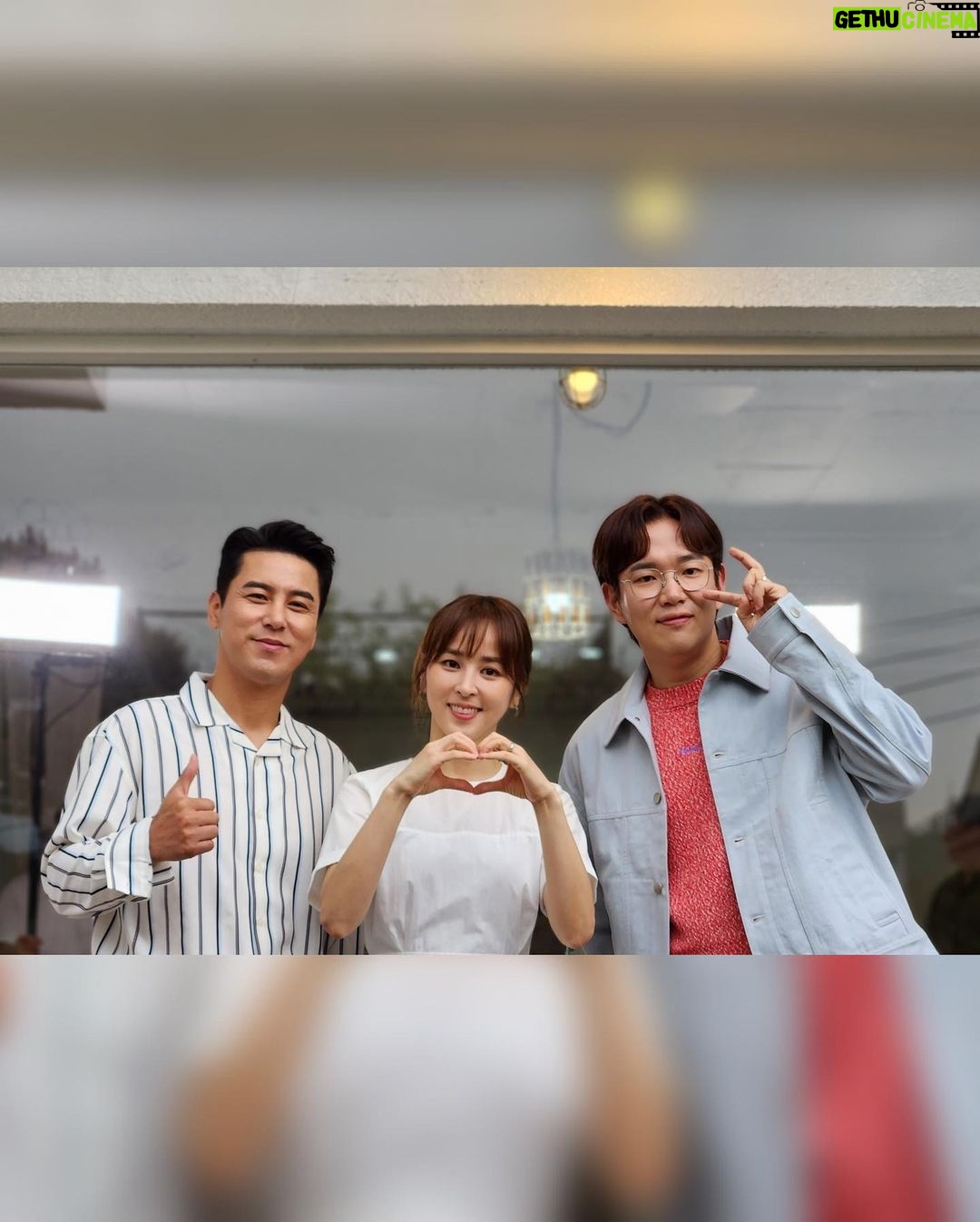 Han Hye-jin Instagram - #장바구니집사들 part 1 5월24, 25, 26일 밤 10시 KBS1 3일 연속 방송! 오늘 밤 10시 첫 방송 함께 해 주세요 💚 감사합니다 💕