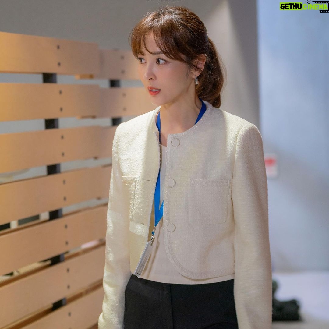 Han Hye-jin Instagram - JTBC "글로벌 퇴슐랭 퇴근 후 한끼" 목요일 밤 10시 30분 😋💕 #한혜진 #Hanhyejin #한과장 #퇴근후한끼 #jtbc
