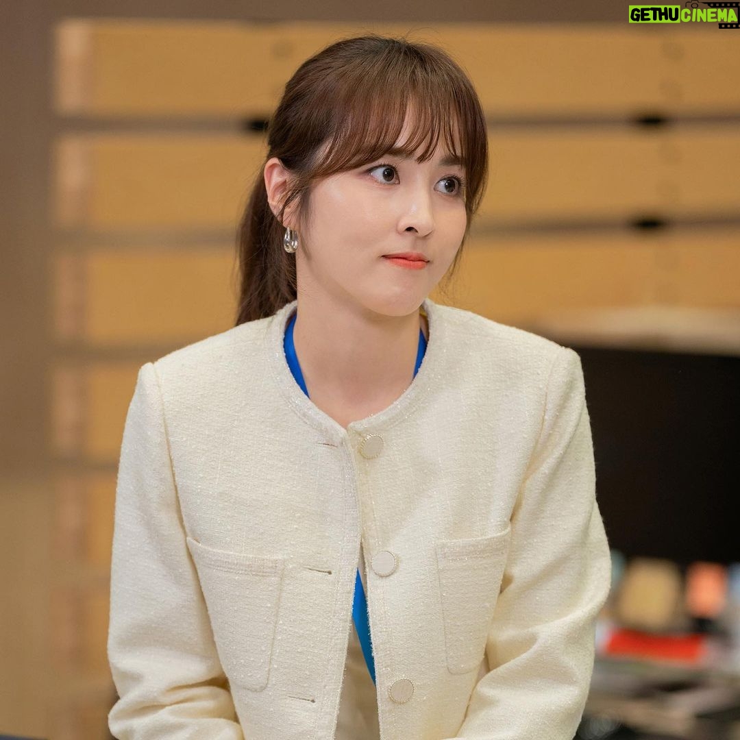 Han Hye-jin Instagram - JTBC "글로벌 퇴슐랭 퇴근 후 한끼" 목요일 밤 10시 30분 😋💕 #한혜진 #Hanhyejin #한과장 #퇴근후한끼 #jtbc